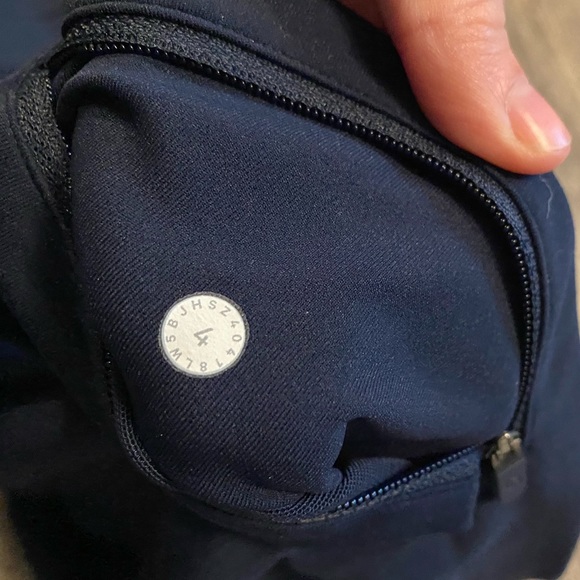 Lululemon leggings - navy - Picture 5 of 5